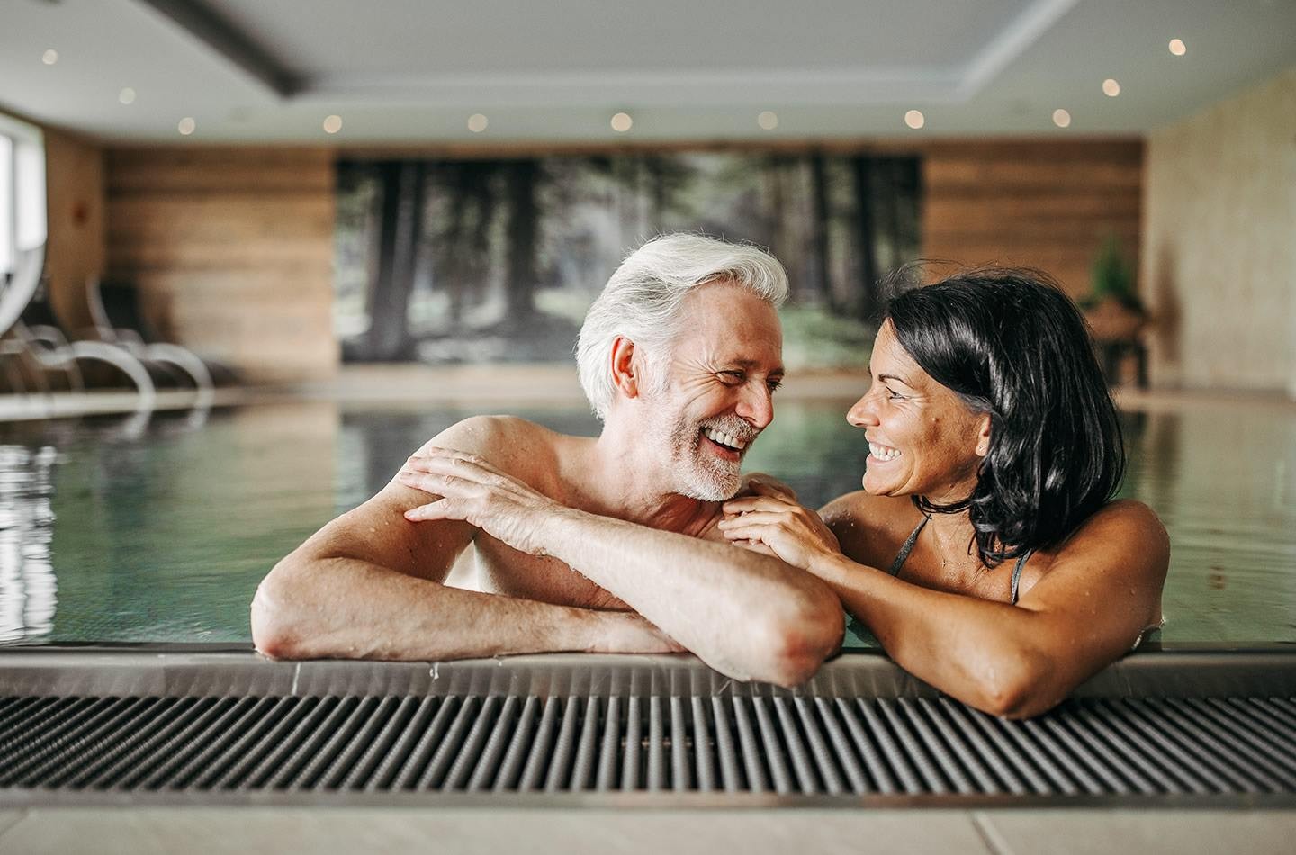 Schwimmen im Hallenbad