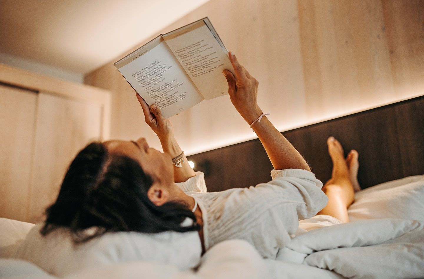 Lesen am gemütlichen Zimmer